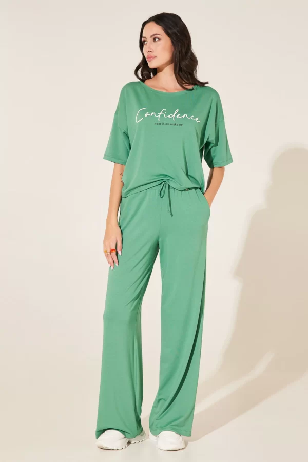 221006 green pants 1 1366x