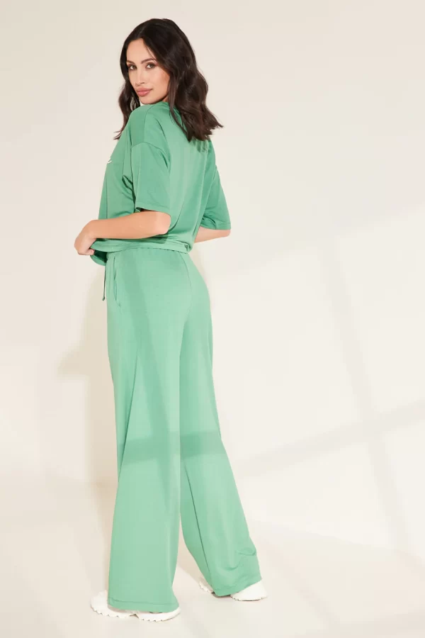 221006 green pants 4 1366x